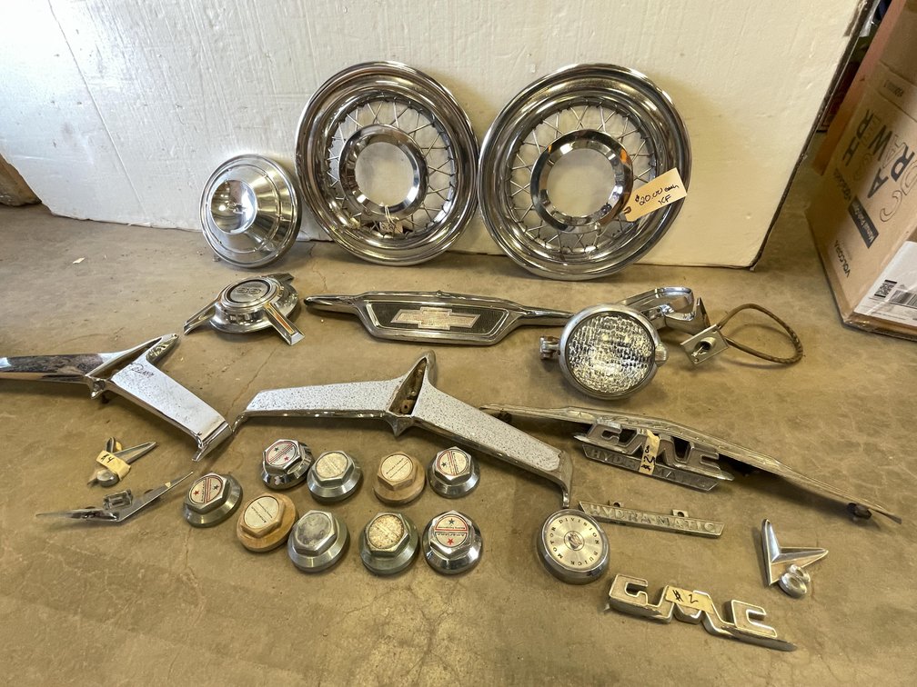 Huge Lot of Classic Car Parts (Las Cruces, NM)