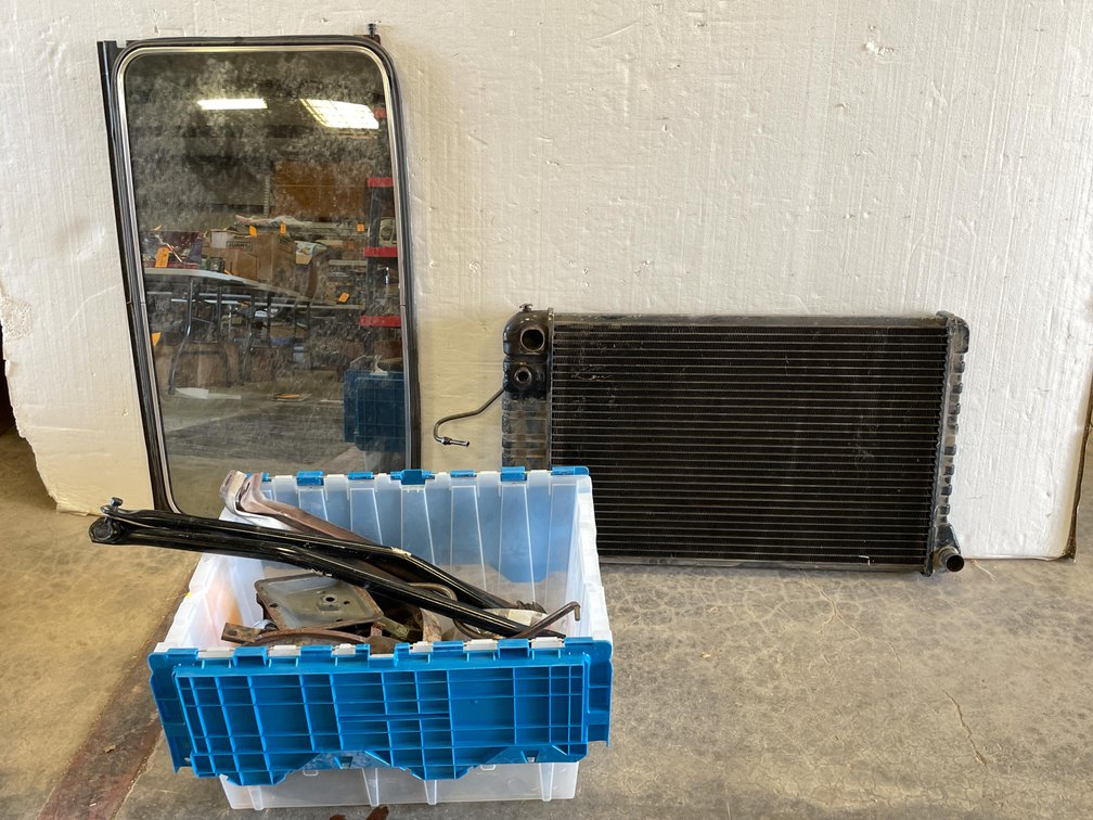 Lot of Classic Car Parts (Las Cruces, NM)