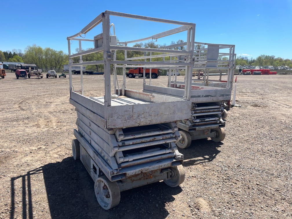 1995 Skyjack Scissor Lift