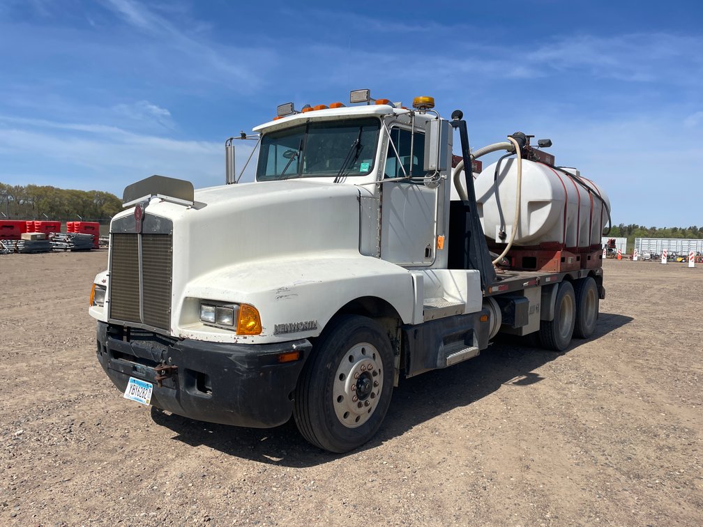 1987 Kenworth Vac Truck (Has MN Title)