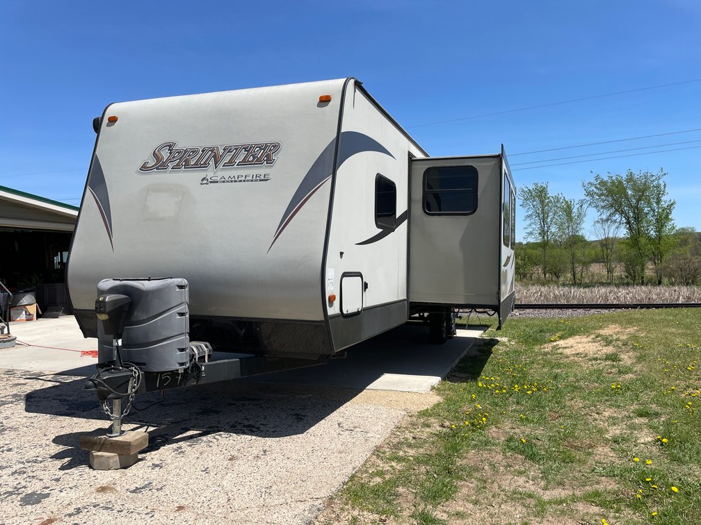 2016 Sprinter Campfire Edition 31' Camper (WI Title in Delay)