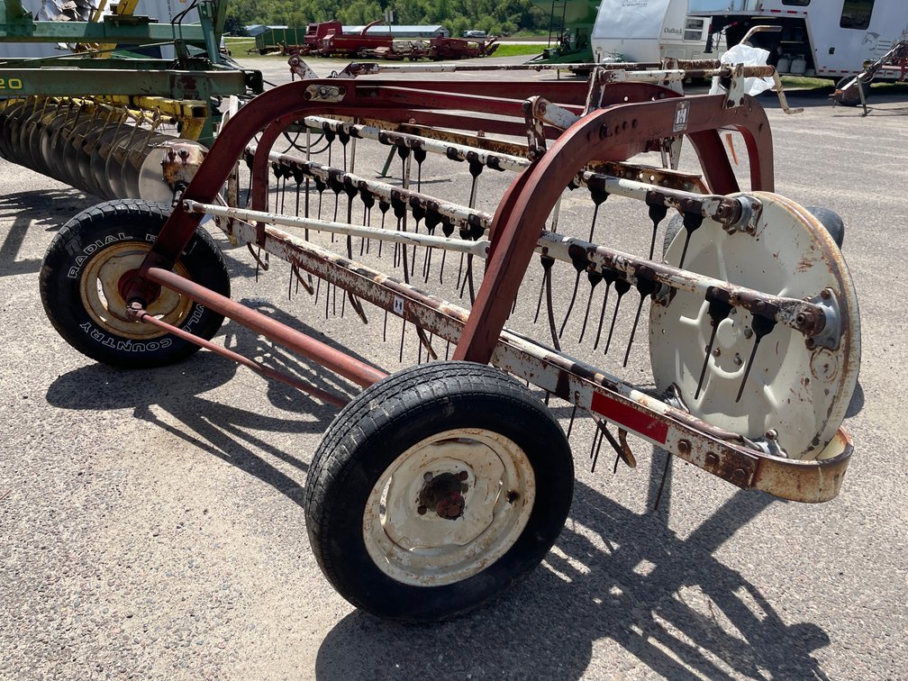 IH 35 Hay Rake