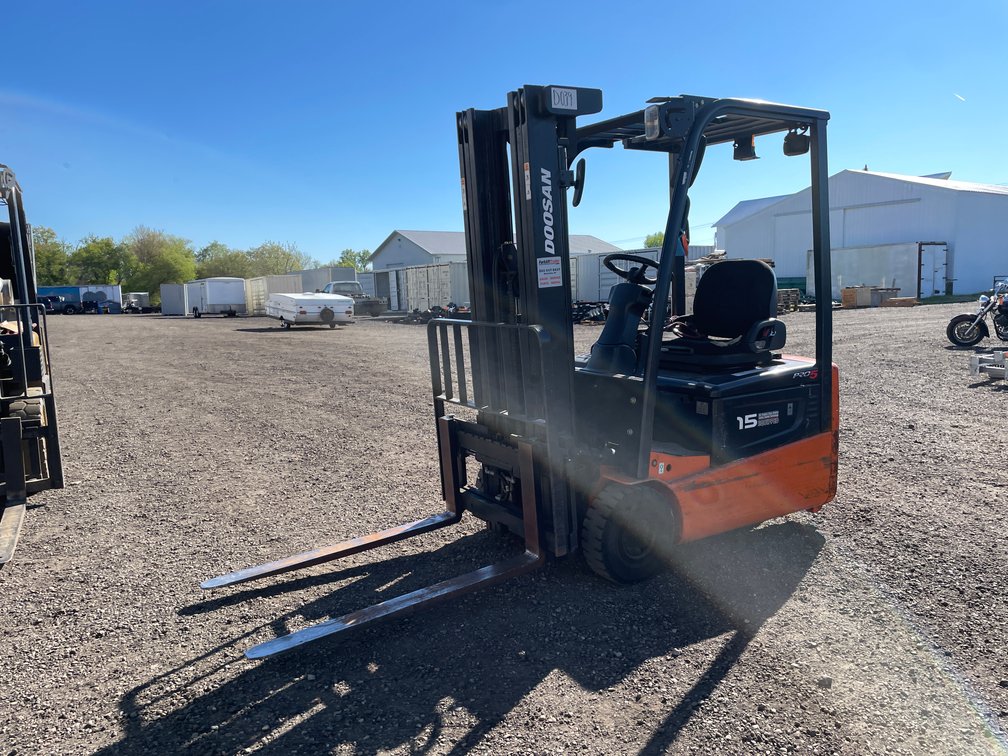 Doosan B15T-5 Electric Forklift
