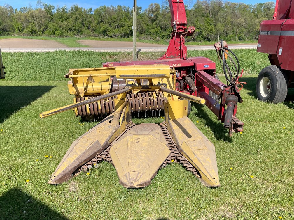 New Holland (2) Row Corn Head