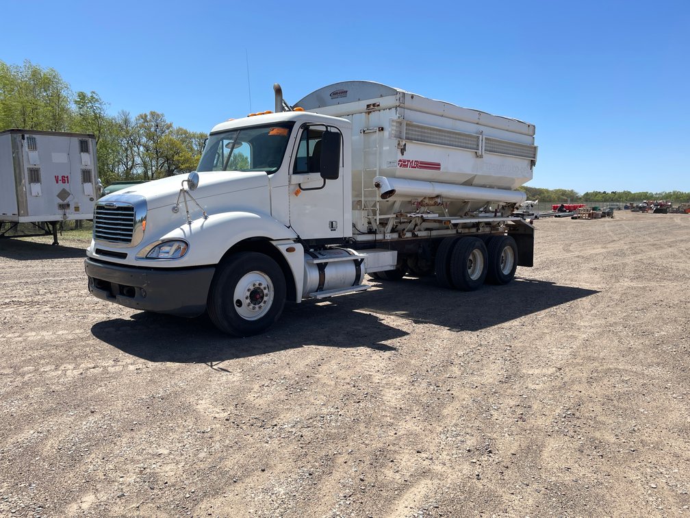 2005 Freightliner Fertilizer Truck (Has MN Title)