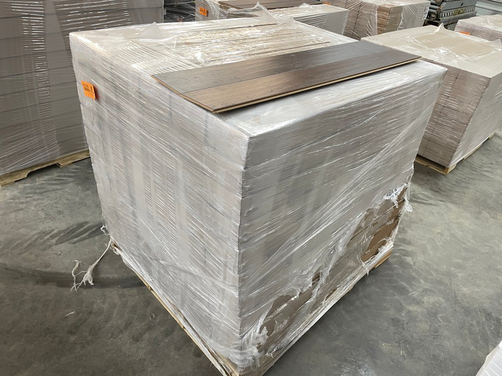 1,209 Sq. Ft. Mohawk Outlast Java Scraped Oak Click Planks