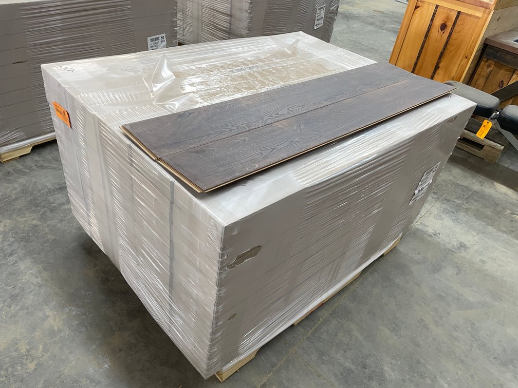846.50 Sq. Ft. Mohawk Coffee Hickory Click Planks