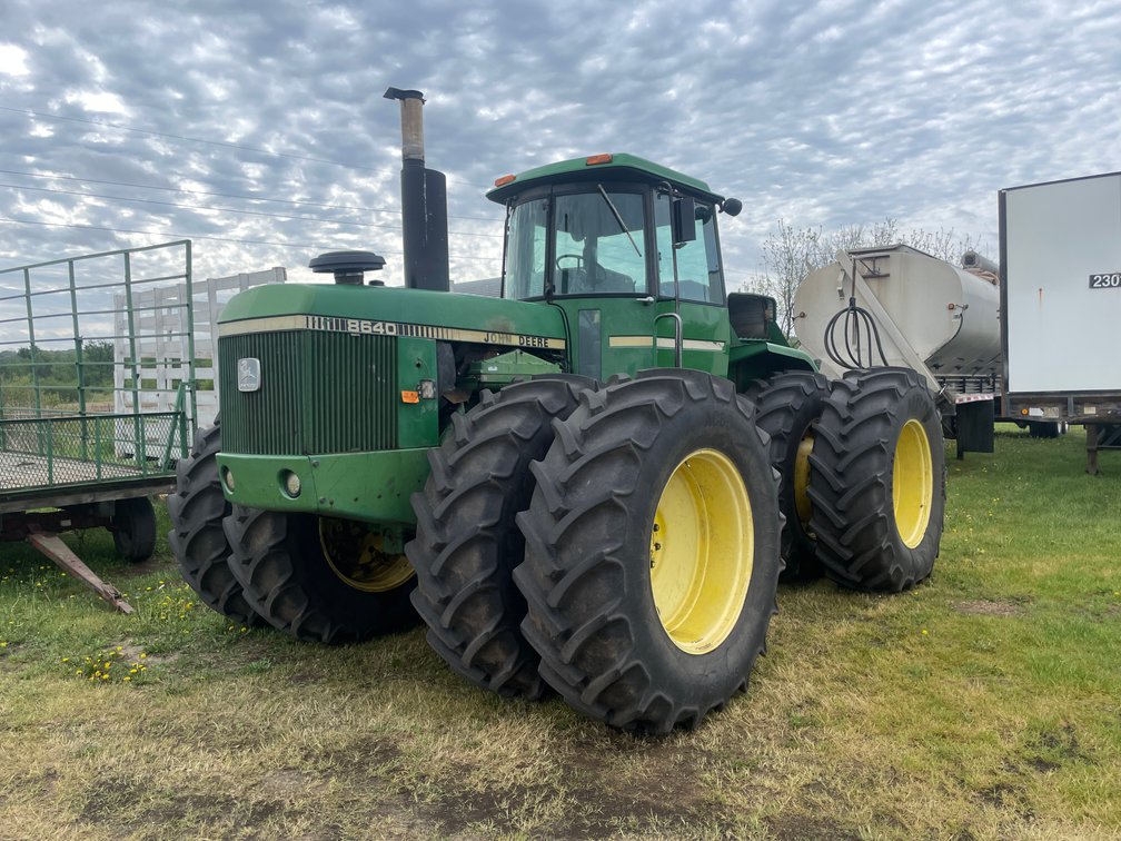 John Deere 8640 Tractor