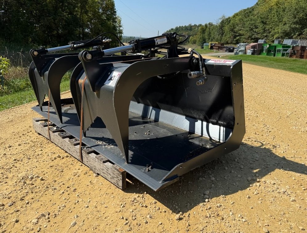 Stout 72FB Flat Bottom Grapple Bucket
