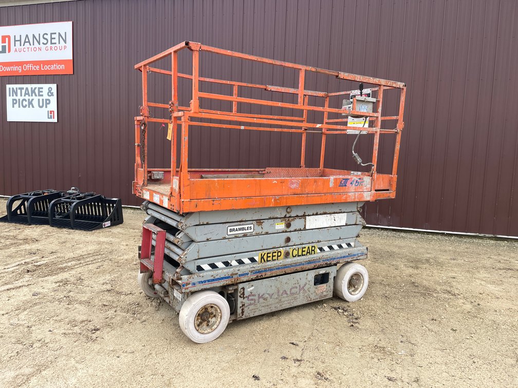 Skyjack SJII 4626 Electric Scissor Lift
