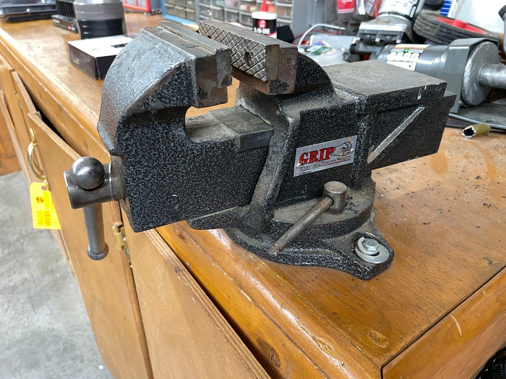 Grip 4" Bench Vise