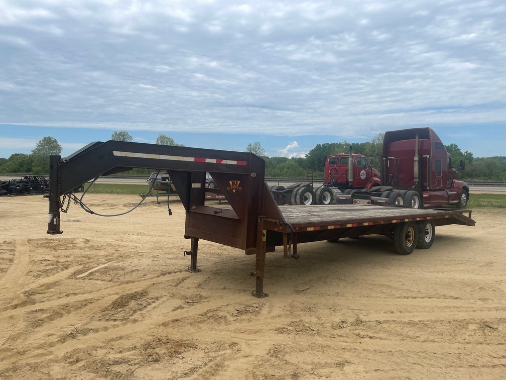 2000 P&J 24' Gooseneck Trailer (Has WI Title)