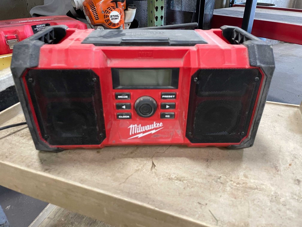 Milwaukee Jobsite Radio (PR9)