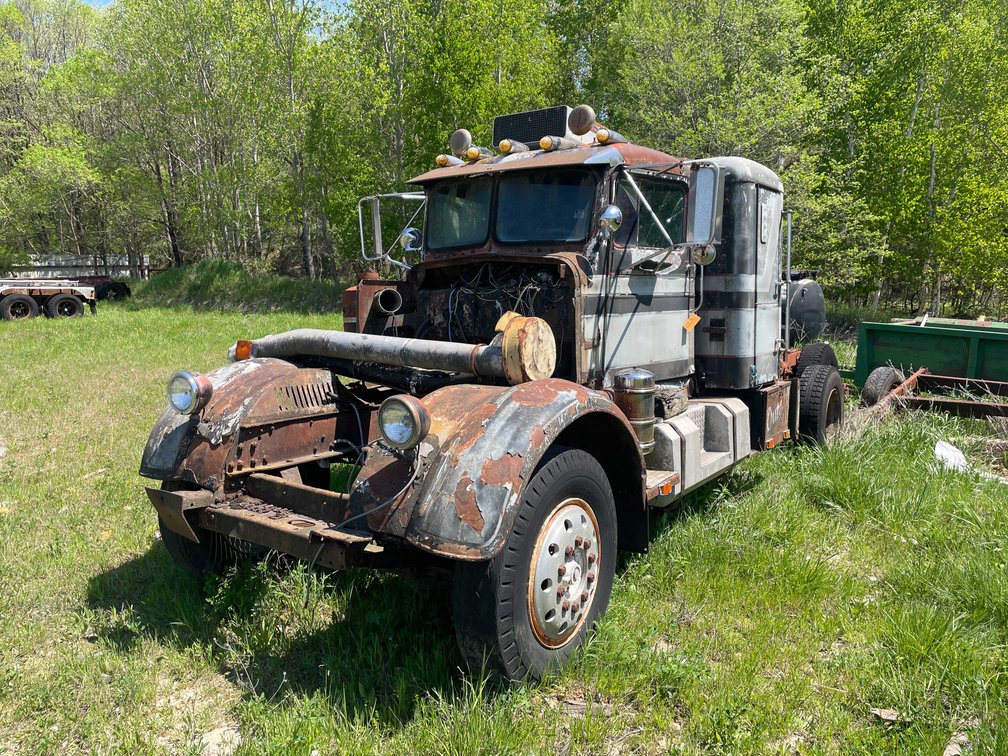 1948 Kenworth Needle Nose Semi-Tractor (Has WI Title) (Sturgeon Bay, WI)