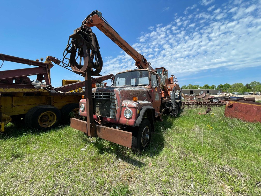 Ford L9000 Boom Truck (No Title, For Parts) (Sturgeon Bay, WI)
