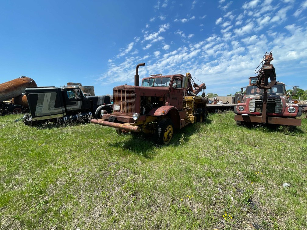 1965 Oshkosh Crane Truck (Has WI Title) (Sturgeon Bay, WI)