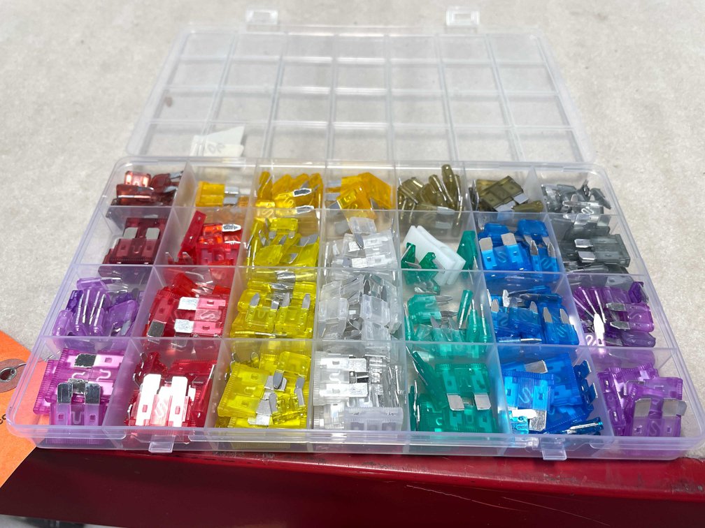 300 Piece Fuse Set (CW)