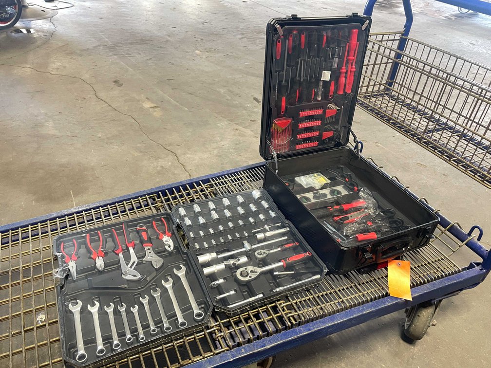 New Professional Tool Set In Rolling Cart (CW)