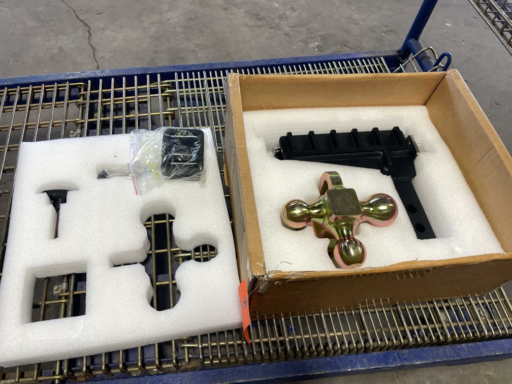 Tri-Ball With Hook Trailer Hitch (CW)