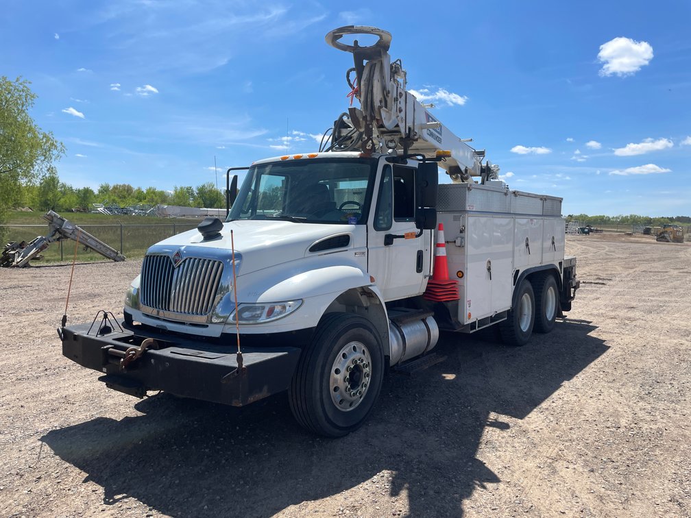 2013 International 4400 Digger Truck (Has MN Title)