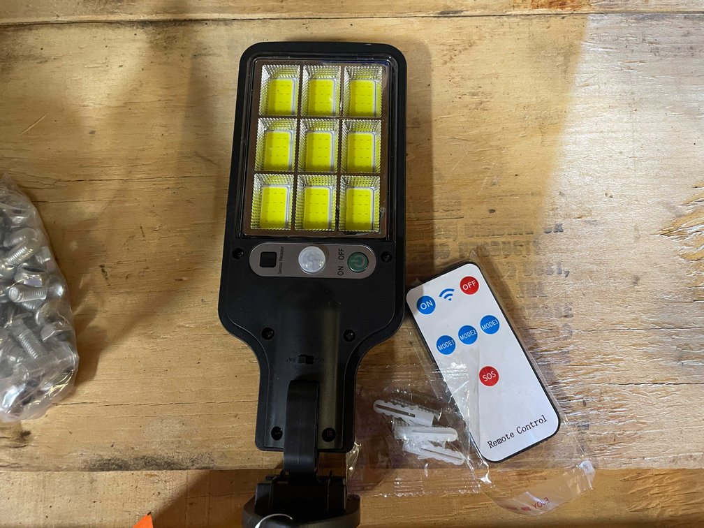 LED Parking Lot/ Yard Light (PR13)