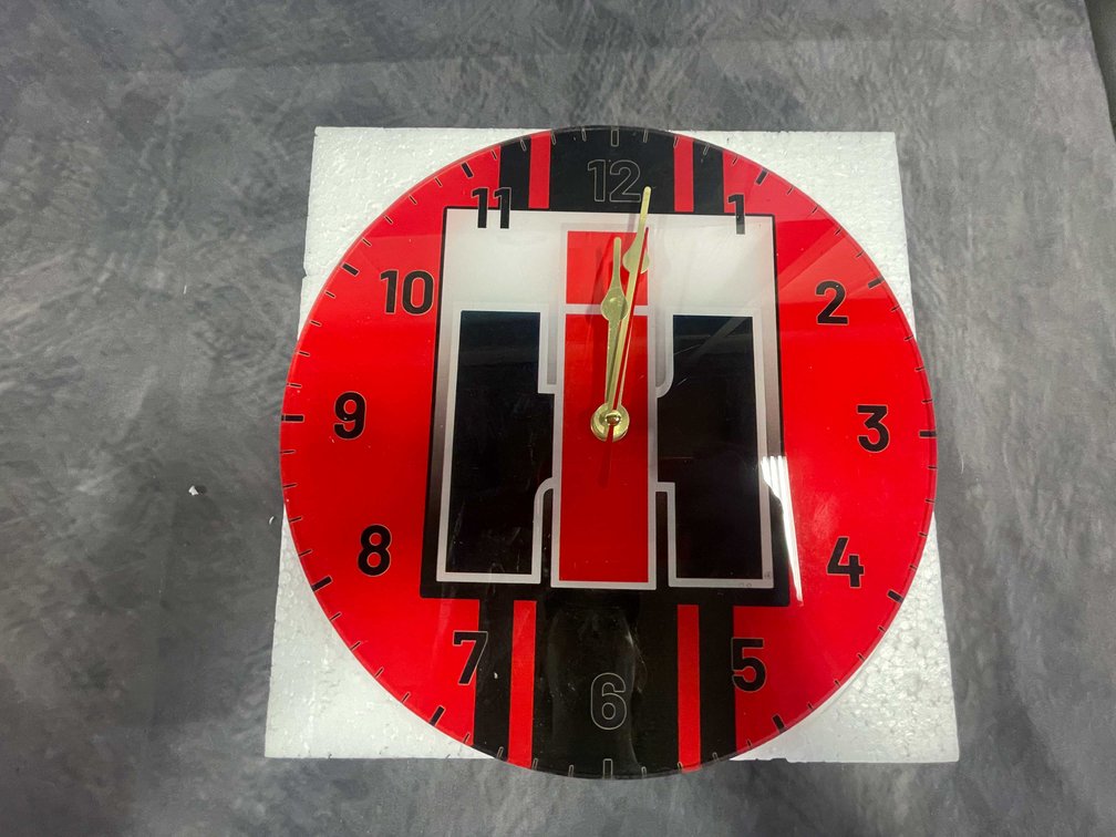 International Harvestor Wall Clock (T6)