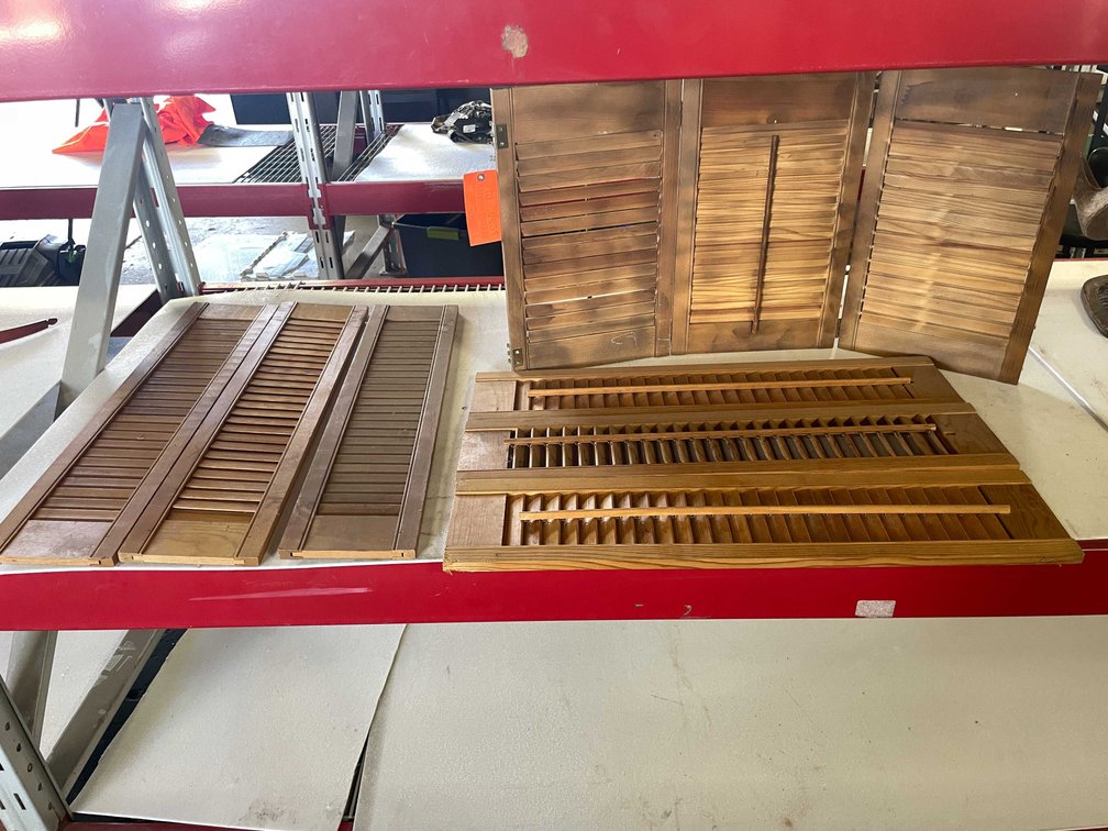Wood Shutters (T6)