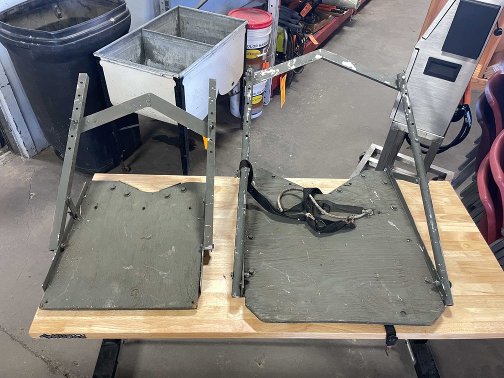 Ladder Stand (T6)