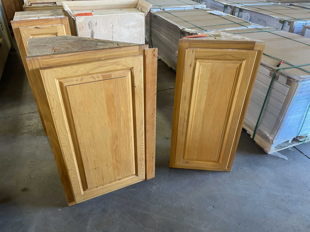 (2) Wall Cabinets (B)