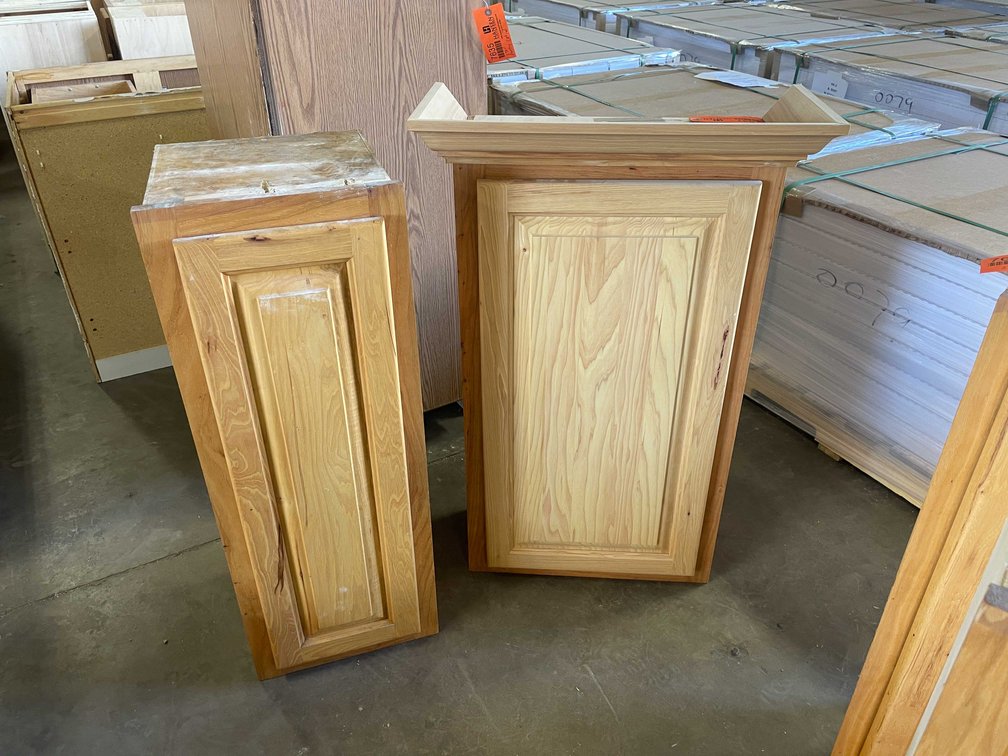 (2) Wall Cabinets (B)
