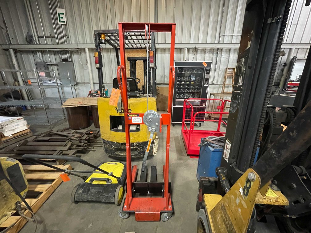 Wesco Dolly Lift (Wall E)