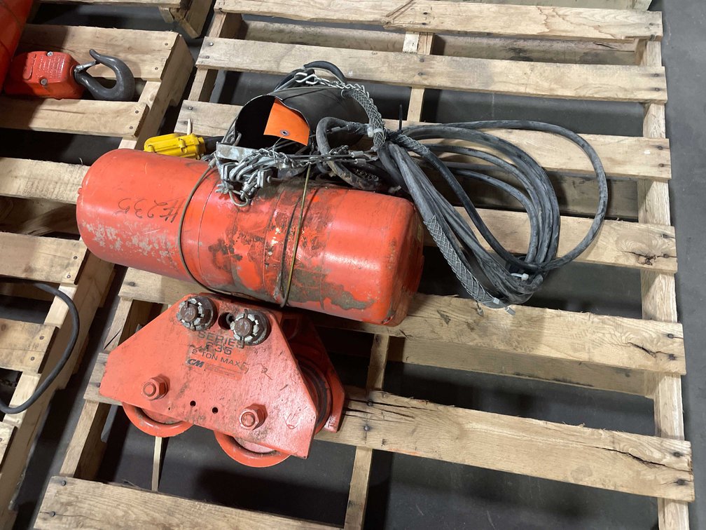 2 Ton Crane (F)