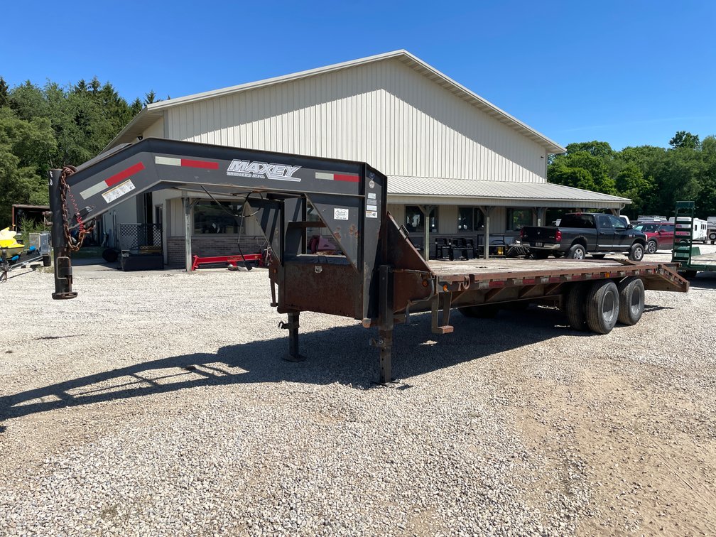 2014 Maxey 25' Gooseneck Flatbed Trailer (Has WI Title) (Helenville, WI)