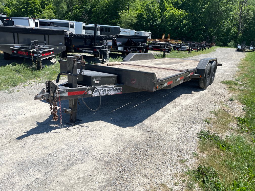 2018 Maxx-D 22' Flatbed Tilt Deck Trailer (Has WI Title) (Helenville, WI)