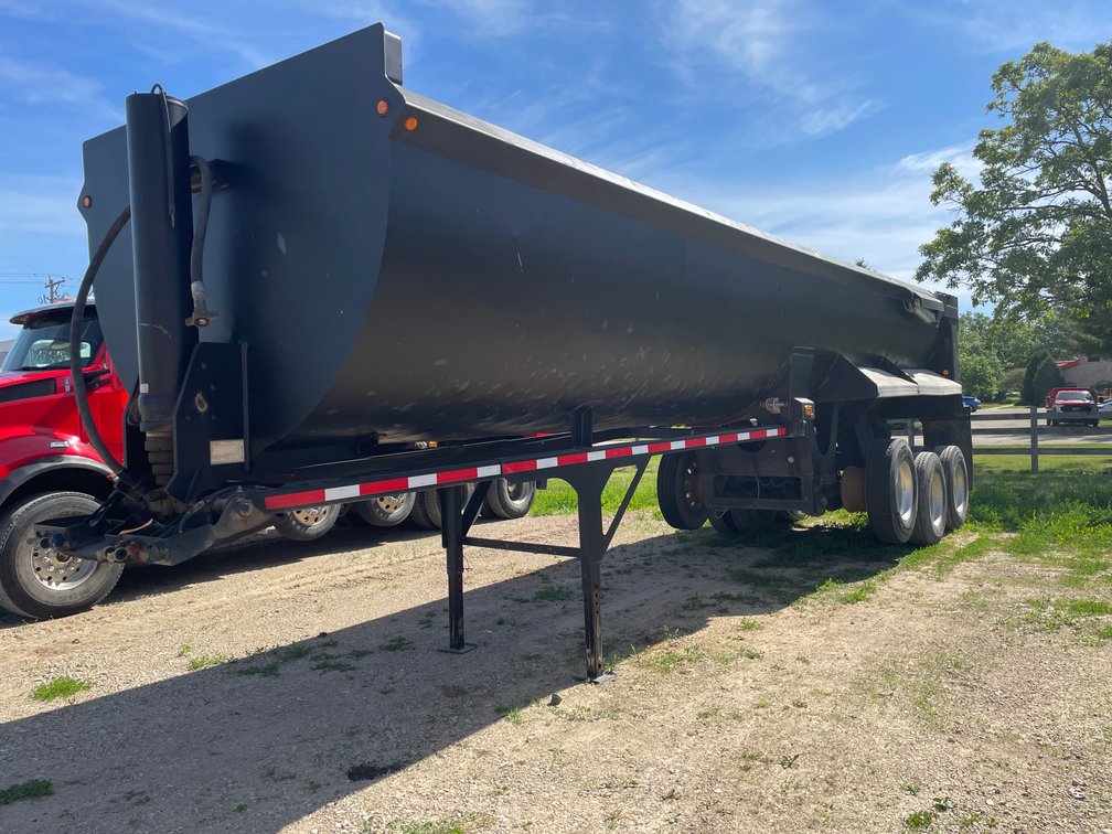 2016 Clement Frameless Tri- Axle Rock Tub Semi-Trailer (Has WI Title)