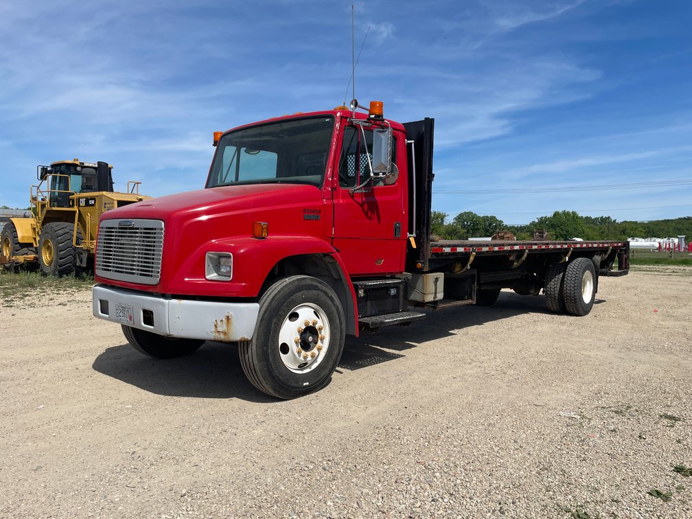 2001 Freightliner FL70 Straight Truck (Has WI Title)