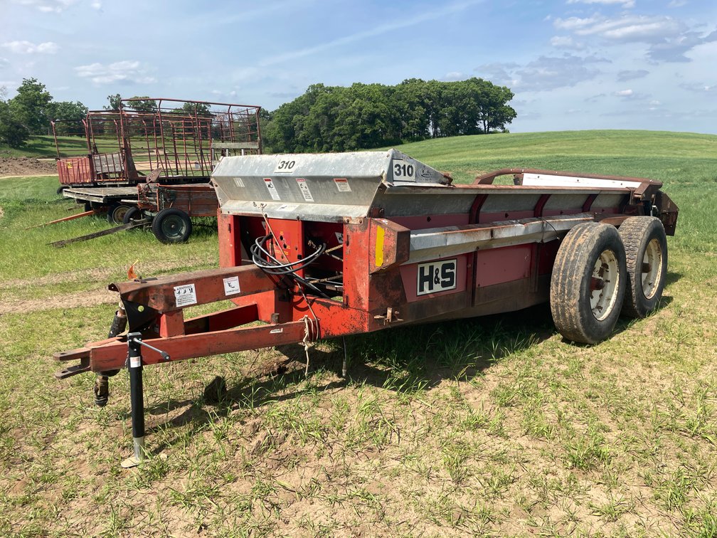 H&S 310 Manure Spreader (Colfax WI)