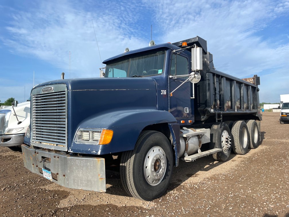 1990 Freightliner Dump Truck (Has MN Title)