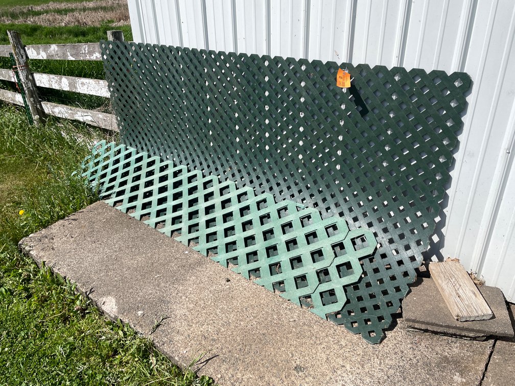 (5) Sections of Landscaping Plastic Lattice