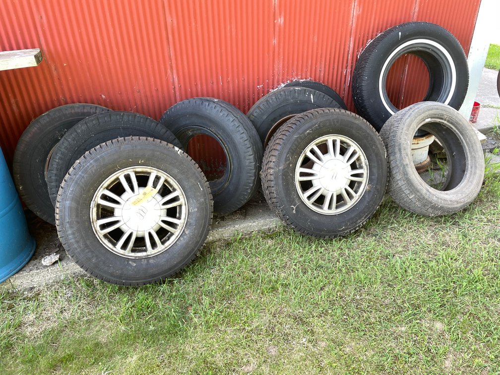 (9) Used Tires