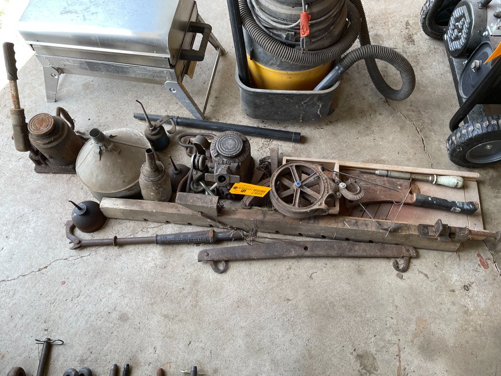 Vintage and Antique Shop and Household Items