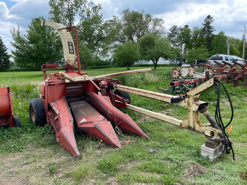 Gehl 750 Chopper With Corn Head (Ringle, WI)