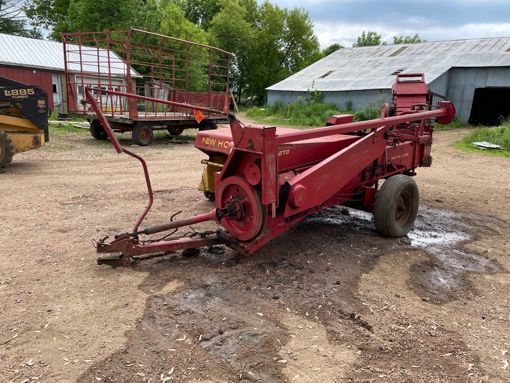 New Holland 273 Hayliner Baler (Ringle, WI)