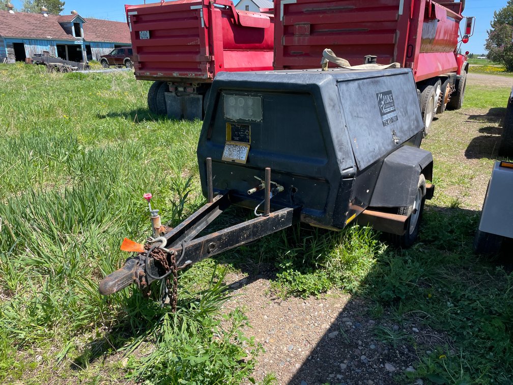 Ingersoll Rand Towable Air Compressor P185B-W-JD (Deerbrook, WI)