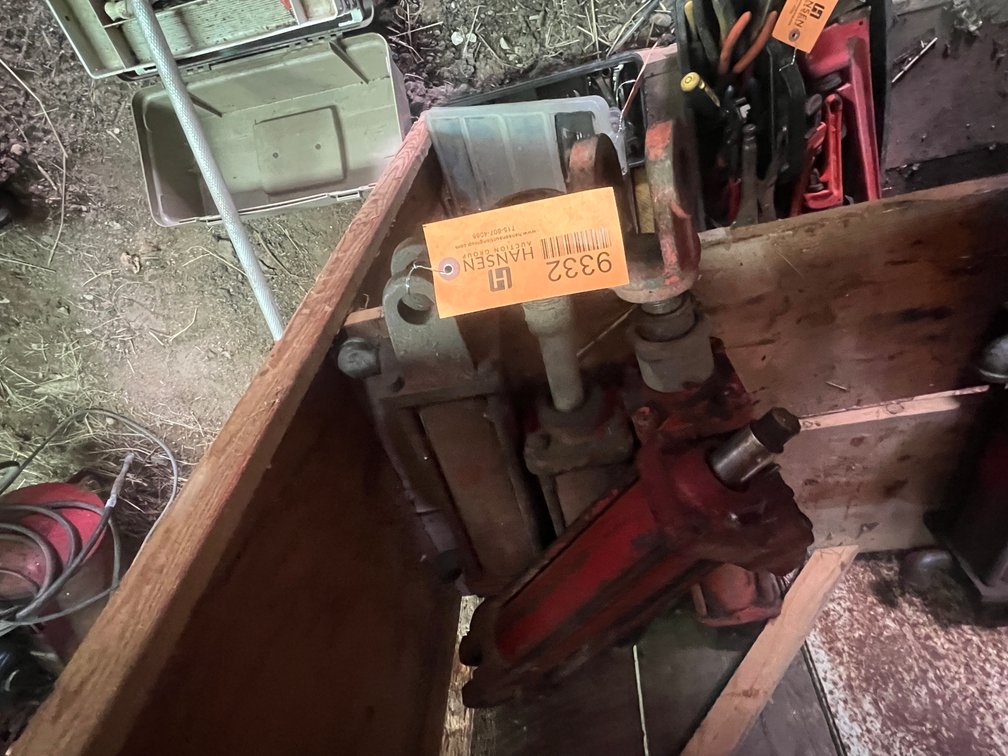 (4) Hydraulic Cylinders