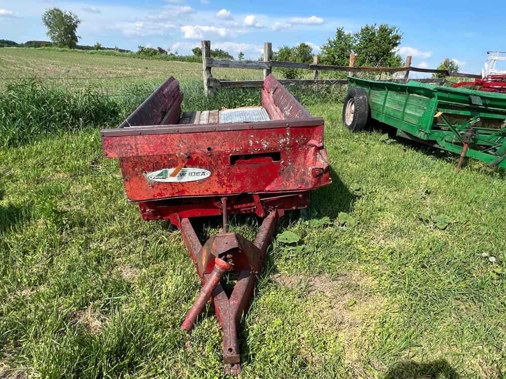 NewIdea Manure Spreader/Wood Hauler