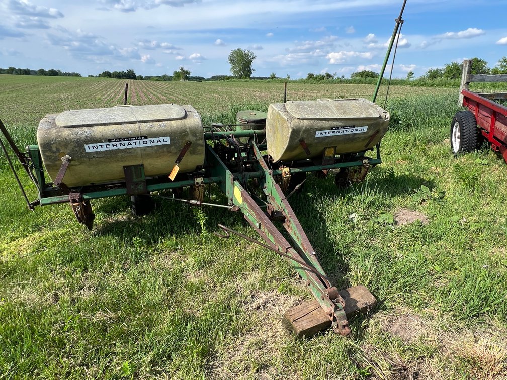 John Deere 494A Planter