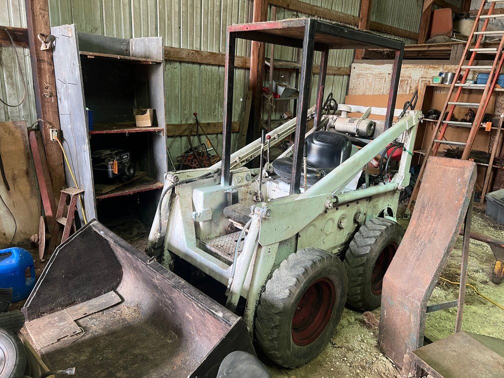 Melroe Skid Steer