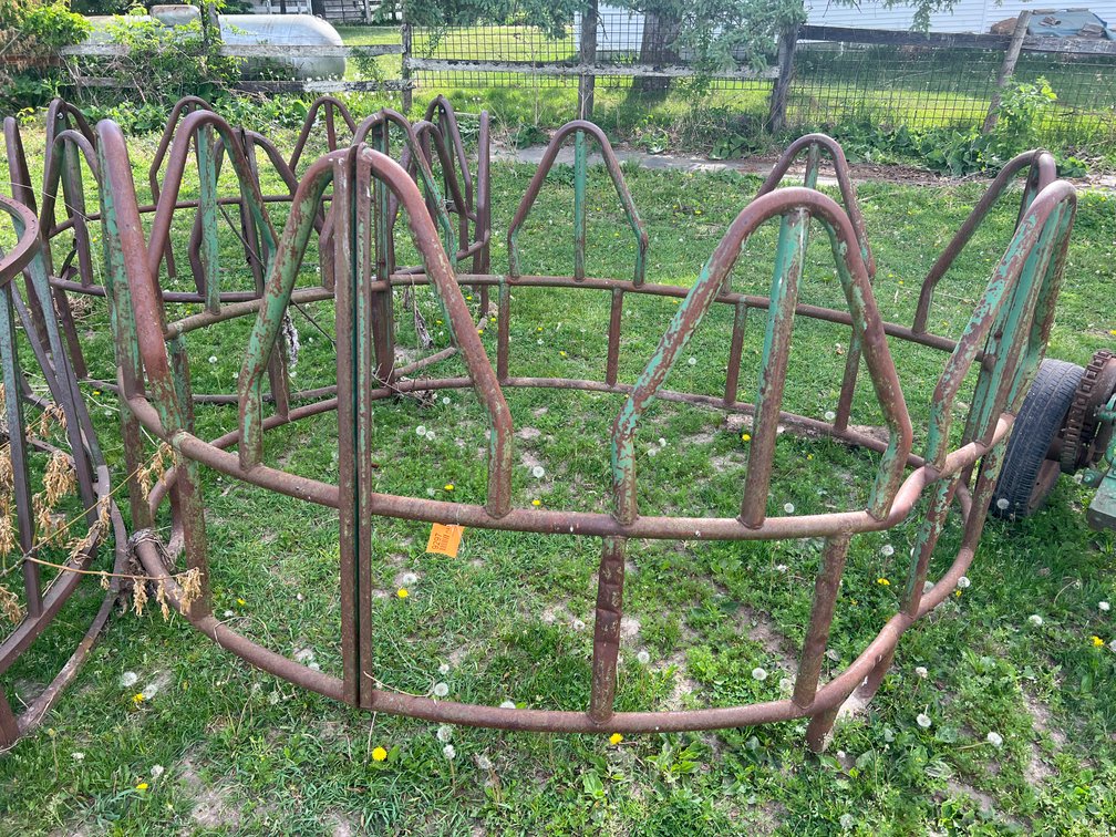 Round Bale Feeder