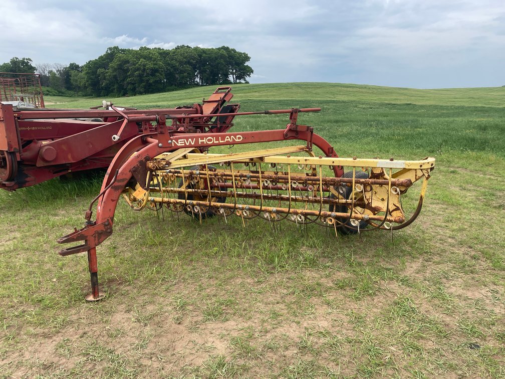 New Holland 256 Rolabar Rake (Colfax WI)